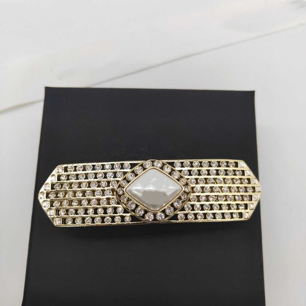 new 2021 fashion jewelry women girls hair wear barrettes beautiful girls hair clip jewelry gold color full crystal hair jewelry, Golden;silver
new 2021 fashion jewelry women girls hair wear barrettes beautiful girls hair clip jewelry gold color full crystal hair jewelry, Golden;silver