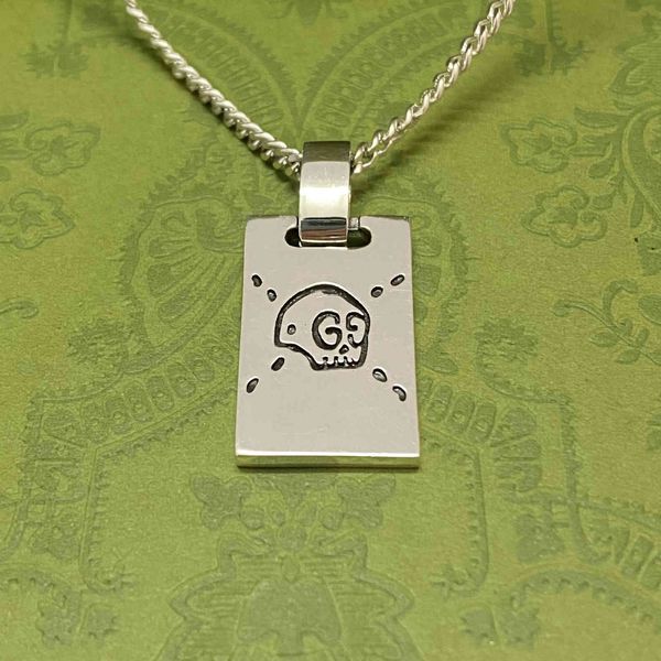 iter women g skull necklace s925 silver elf letter pattern men's and women's fashion couple's clavicle chain
iter women g skull necklace s925 silver elf letter pattern men's and women's fashion couple's clavicle chain