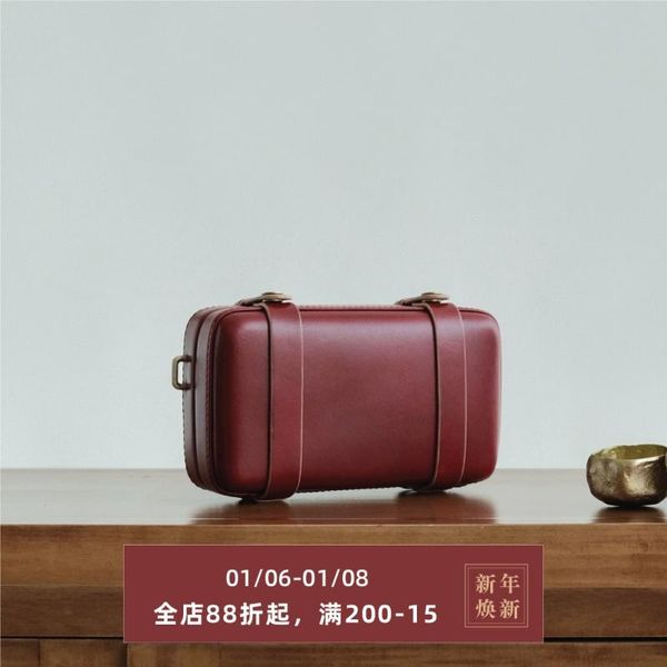 backpack hand made leather wine red fashion shoulder bag. mobile bag, one messenger luggage styling bag
backpack hand made leather wine red fashion shoulder bag. mobile bag, one messenger luggage styling bag
