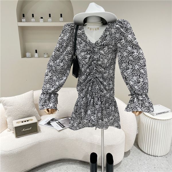 dresses female spring summer niche fashion design temperament with floral bubble cleavage dress plissate, Black;gray
dresses female spring summer niche fashion design temperament with floral bubble cleavage dress plissate, Black;gray