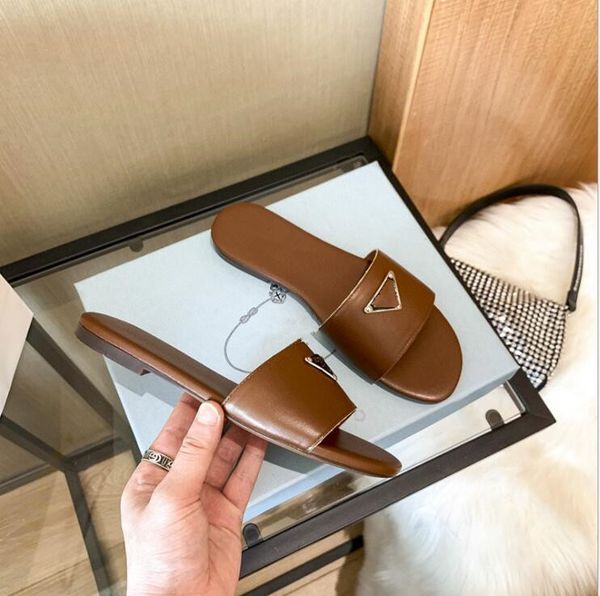 2021luxuries designer men039s women039s slippers sandals shoes slide summer fashion wide flat flip flops, Black
2021luxuries designer men039s women039s slippers sandals shoes slide summer fashion wide flat flip flops, Black