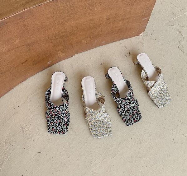 shoes square toe slippers casual cross-tied flower med women heels slides pantofle luxury high 2021 canvas fabric floral, Black
shoes square toe slippers casual cross-tied flower med women heels slides pantofle luxury high 2021 canvas fabric floral, Black