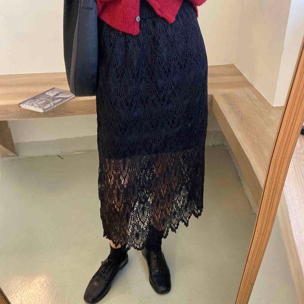 autumn winter elastic high waist vintage bottoming skirt female office lady elegant solid lace long skirts womens 210421, Black 
autumn winter elastic high waist vintage bottoming skirt female office lady elegant solid lace long skirts womens 210421, Black