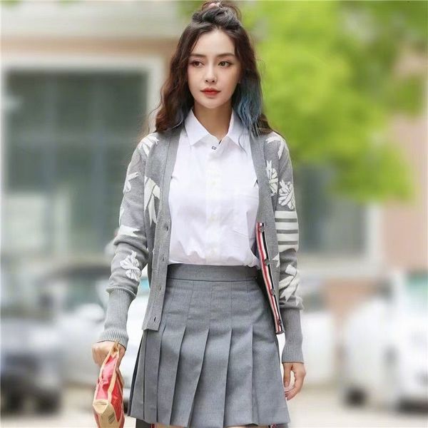 women's sweaters autumn/winter jacquard arc with cleavage v mesh cardigan small casual jacket joker coat 4auv, White;black
women's sweaters autumn/winter jacquard arc with cleavage v mesh cardigan small casual jacket joker coat 4auv, White;black