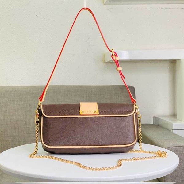 chain crossbody shoulder handbag medieval printing purse lady old flower small hand natural yellow leather s inner patch bag
chain crossbody shoulder handbag medieval printing purse lady old flower small hand natural yellow leather s inner patch bag