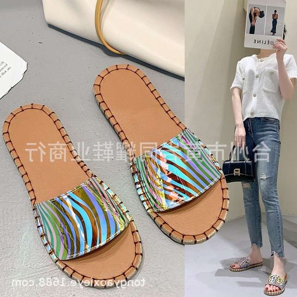 Casual shoes 2021 new spring and summer lacquered leather flat heel sandals for women 99VX, Leopard-print
Casual shoes 2021 new spring and summer lacquered leather flat heel sandals for women 99VX, Leopard-print