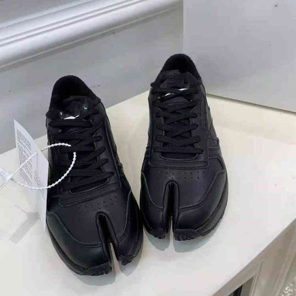 spring flat platform casual shoes women thick sole sneakers comfort split toe small white for girls sports shoes 2021
spring flat platform casual shoes women thick sole sneakers comfort split toe small white for girls sports shoes 2021