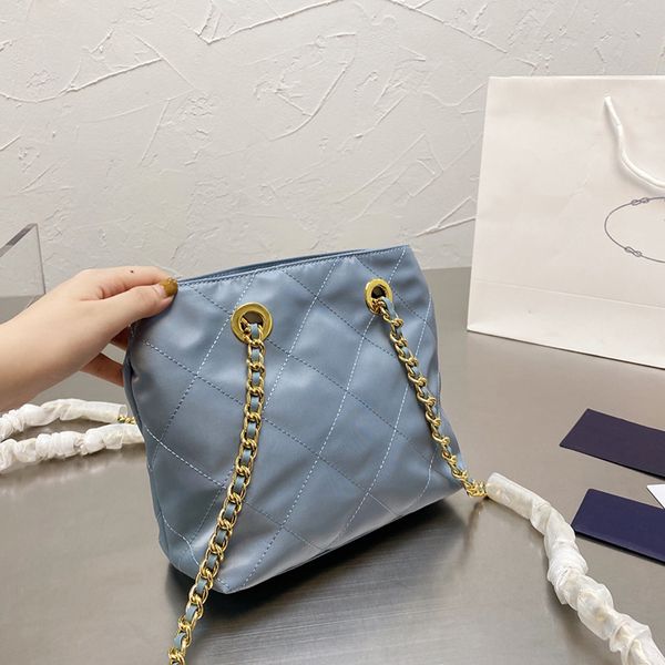 fashion nylon chain parachute cross body bag retro light and comfortable luxury designer women shoulder bags handbag
fashion nylon chain parachute cross body bag retro light and comfortable luxury designer women shoulder bags handbag