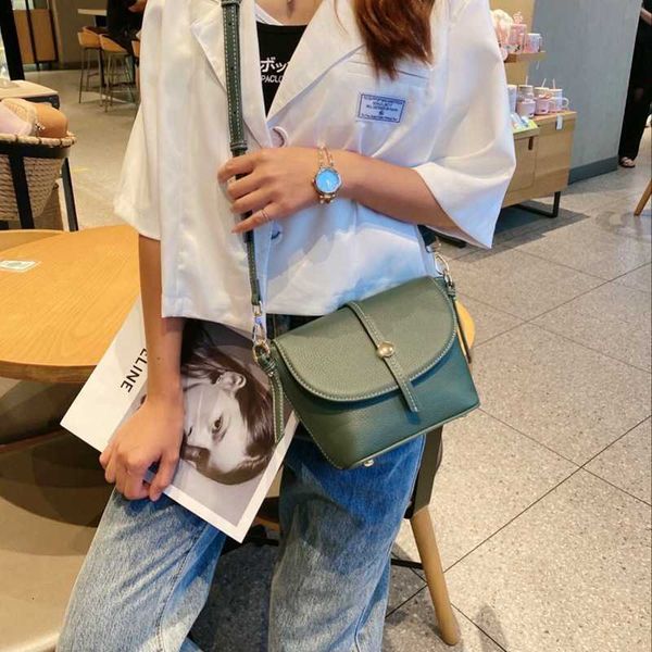 luxury handbags simple 2021 women's fashionable small square bag head leather single shoulder msenger bag 69606
luxury handbags simple 2021 women's fashionable small square bag head leather single shoulder msenger bag 69606