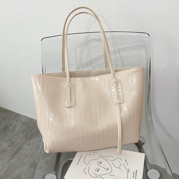 cross body large-capacity bag female 2021 autumn wave korean version of the wild shoulder simple fashion portable tote
cross body large-capacity bag female 2021 autumn wave korean version of the wild shoulder simple fashion portable tote