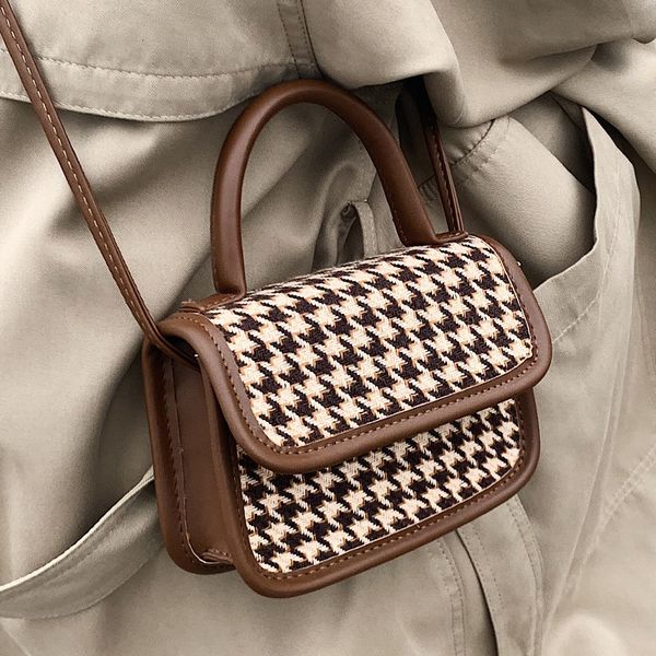 minority design small bag women's 2021 new fashion autumn and winter messenger high sense portable square
minority design small bag women's 2021 new fashion autumn and winter messenger high sense portable square