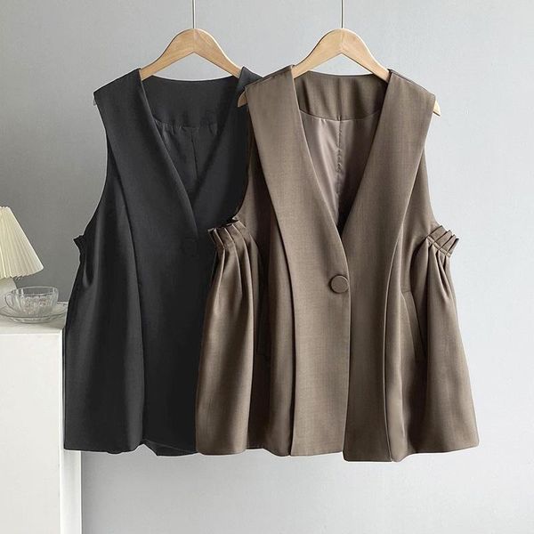 women's vests sleeveless suit vest women 2021 autumn straight jacket design sense single button loose solid color top, Black;white
women's vests sleeveless suit vest women 2021 autumn straight jacket design sense single button loose solid color top, Black;white