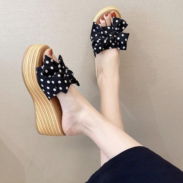 butterfly-knot high-heeled shoes lady slippers casual on a wedge slipers women slides luxury 2021 fabric rubber p, Black
butterfly-knot high-heeled shoes lady slippers casual on a wedge slipers women slides luxury 2021 fabric rubber p, Black