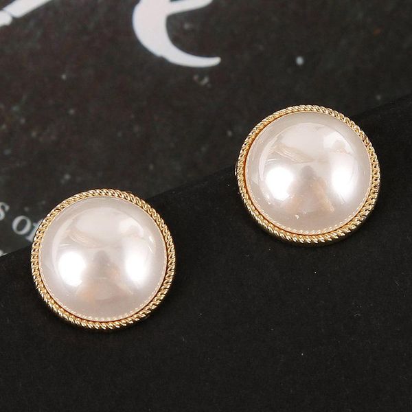 korean fashion pearl contracted highlighting earrings character joker earring ornaments stud, Golden;silver
korean fashion pearl contracted highlighting earrings character joker earring ornaments stud, Golden;silver