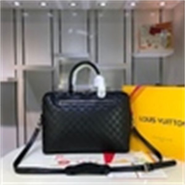 m48260 briefcase men messenger crossbody bags shoulder bags business bags pouches u690, Red;black
m48260 briefcase men messenger crossbody bags shoulder bags business bags pouches u690, Red;black