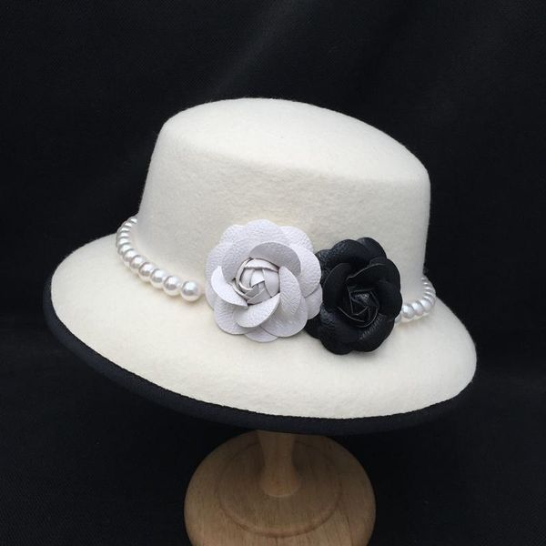 wide brim hats 2021 autumn and winters arrival white wool women's bucket hat with pearl flower pots, Blue;gray
wide brim hats 2021 autumn and winters arrival white wool women's bucket hat with pearl flower pots, Blue;gray
