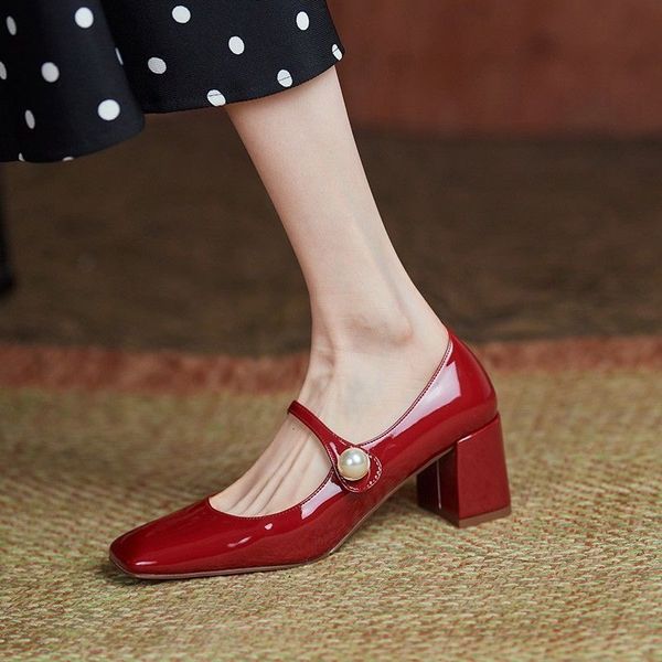 2021 spring red herringbone belt high heels mary jane sho patent leather square head thick heel single wedding women
2021 spring red herringbone belt high heels mary jane sho patent leather square head thick heel single wedding women