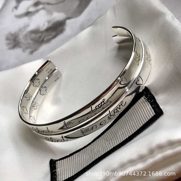 design jewelry love fearless pattern couple bracelet opening for old men and women, Golden;silver
design jewelry love fearless pattern couple bracelet opening for old men and women, Golden;silver