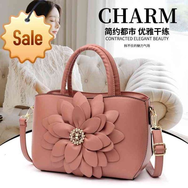 2021 fresh and sweet large capacity solid color fashion diana bag large flower handbag litchi pattern single shoulder messenger bag
2021 fresh and sweet large capacity solid color fashion diana bag large flower handbag litchi pattern single shoulder messenger bag