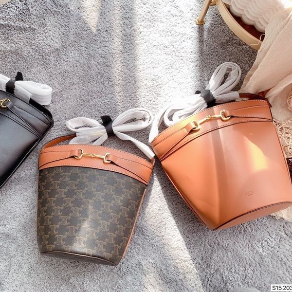 new women luxury designer 2021 sailin crecy triumphal arch old horseshoe buckle bucket one shoulder messenger bag hand nlfq
new women luxury designer 2021 sailin crecy triumphal arch old horseshoe buckle bucket one shoulder messenger bag hand nlfq