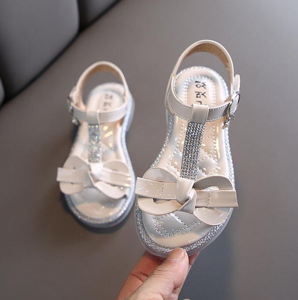 summer kids sandals for girls princess shoes children beach little girls open toe flat casual sandals fashion party sandals, Black;red
summer kids sandals for girls princess shoes children beach little girls open toe flat casual sandals fashion party sandals, Black;red