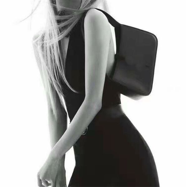 r letter interweave shoulder bag genuine leather sample baguettes same model underarm bags of heroine cleo from 5 to 7 fashion black famous
r letter interweave shoulder bag genuine leather sample baguettes same model underarm bags of heroine cleo from 5 to 7 fashion black famous