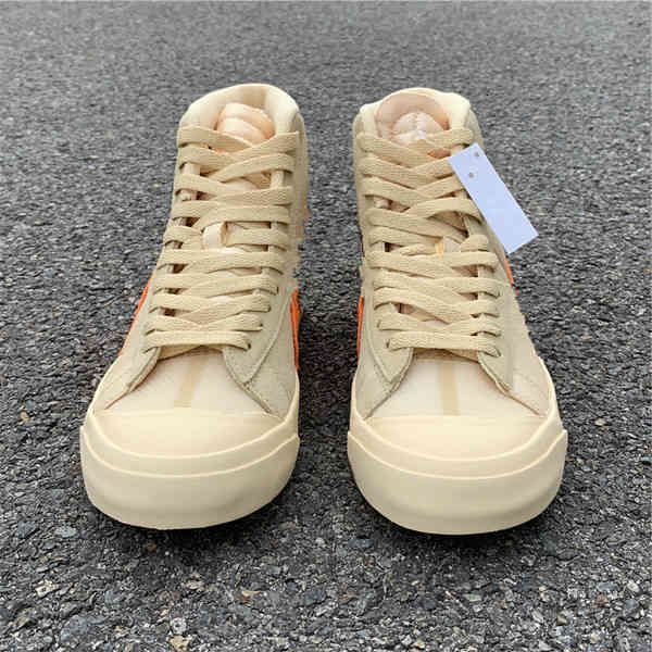 4 colors wholesale mid queen yellow black white men running shoe sports women sneakers low outdoor trainers women with box size 36-46, White;red
4 colors wholesale mid queen yellow black white men running shoe sports women sneakers low outdoor trainers women with box size 36-46, White;red