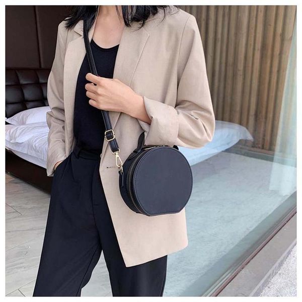 evening bags circular design fashion women shoulder bag leather women's crossbody messenger ladies purse female round handbag
evening bags circular design fashion women shoulder bag leather women's crossbody messenger ladies purse female round handbag