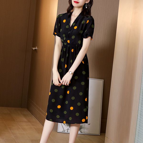factory8vg2 design sense small wave 2021 point summer new v-neck slim mulberry silk dress, White;black
factory8vg2 design sense small wave 2021 point summer new v-neck slim mulberry silk dress, White;black