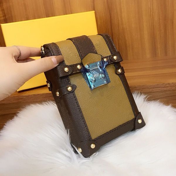 classic printing flower chain handbags purses vertical box bag crossbody bags adjustable shoulder strap mobile phone package
classic printing flower chain handbags purses vertical box bag crossbody bags adjustable shoulder strap mobile phone package