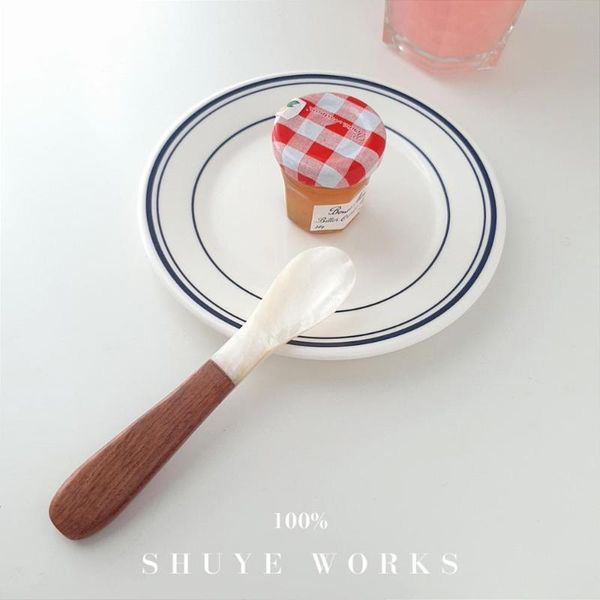 natural shellfish spoon creative wooden handle teaspoon honey coffee stirring children's kitchen tableware spoons
natural shellfish spoon creative wooden handle teaspoon honey coffee stirring children's kitchen tableware spoons