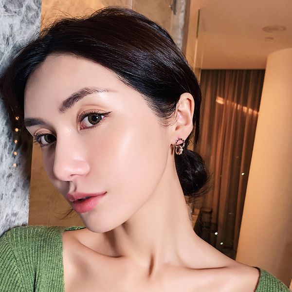 2021 new classic roman number titanium steel charm earrings for woman fashion zircon circle pendant earring luxury party jewelry, Golden
2021 new classic roman number titanium steel charm earrings for woman fashion zircon circle pendant earring luxury party jewelry, Golden