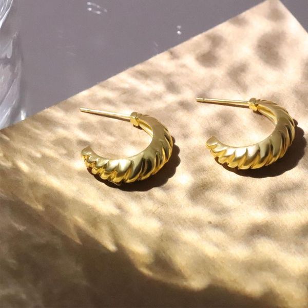 korean fashion c-shape twist gold metal earrings for women pendientes mujer geometric twiste half circle hoop & huggie, Golden;silver
korean fashion c-shape twist gold metal earrings for women pendientes mujer geometric twiste half circle hoop & huggie, Golden;silver