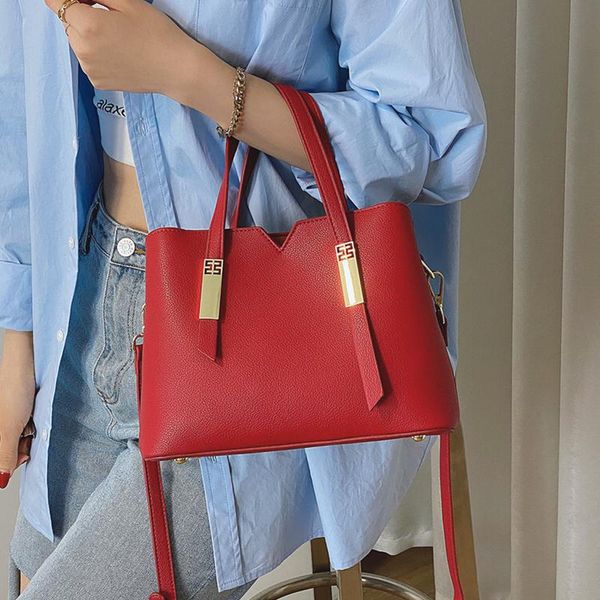evening bags luxury designer women's handbag pu leather shoulder tote bag small flap messenger female simple crossbody
evening bags luxury designer women's handbag pu leather shoulder tote bag small flap messenger female simple crossbody