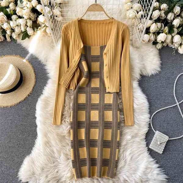 autumn and winter long-sleeved knitted cardigan + checkered hip sling dress suit uk330 210507, Black;gray
autumn and winter long-sleeved knitted cardigan + checkered hip sling dress suit uk330 210507, Black;gray