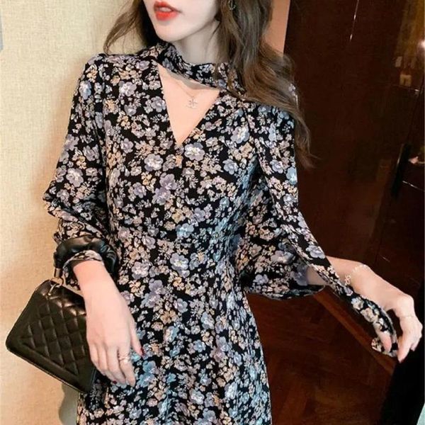 casual dresses thin temperament v-neck chiffon dress female spring and autumn french retro hepburn style black floral skirt waist, Black;gray
casual dresses thin temperament v-neck chiffon dress female spring and autumn french retro hepburn style black floral skirt waist, Black;gray
