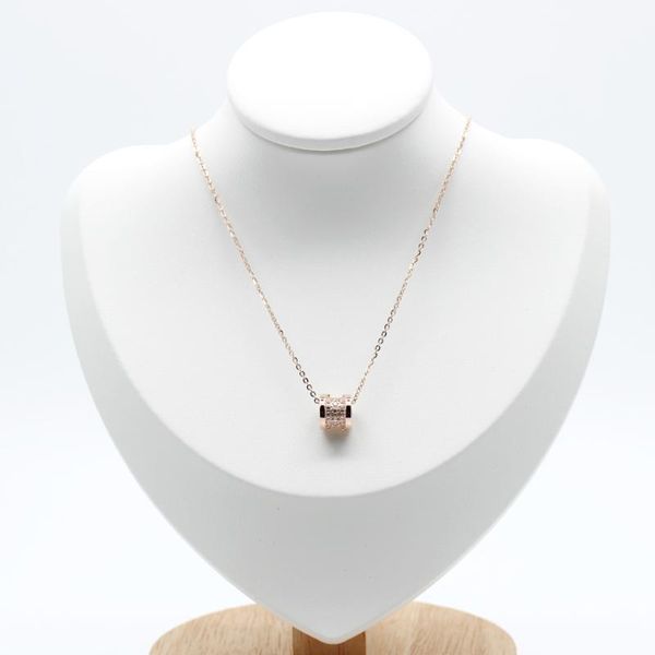 pendant necklaces sell classic 925 silver necklace lady/women's fashion gold round wheel
pendant necklaces sell classic 925 silver necklace lady/women's fashion gold round wheel