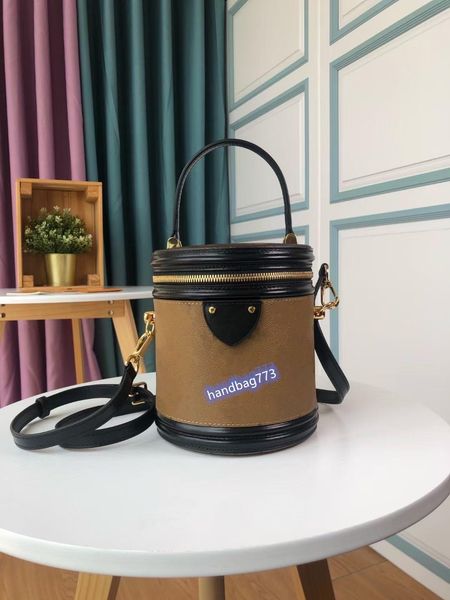 luxurys designers bags bucket bag new fashion women designer handbags grade lady cosmetic case bucket bag shoulder bag crossbody bags
luxurys designers bags bucket bag new fashion women designer handbags grade lady cosmetic case bucket bag shoulder bag crossbody bags