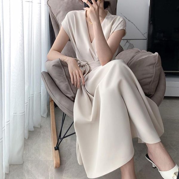 casual dresses elegant slim dress women v-neck short sleeve midi office lady one piece korean evening party 2021 summer chic, Black;gray
casual dresses elegant slim dress women v-neck short sleeve midi office lady one piece korean evening party 2021 summer chic, Black;gray