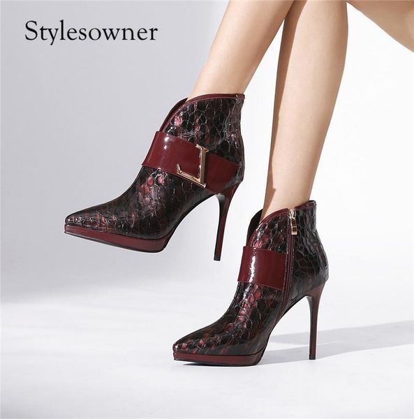boots stylesowner 2021 rome style high heels black pointed toe thin 10cm retro fashion genuine leather
boots stylesowner 2021 rome style high heels black pointed toe thin 10cm retro fashion genuine leather