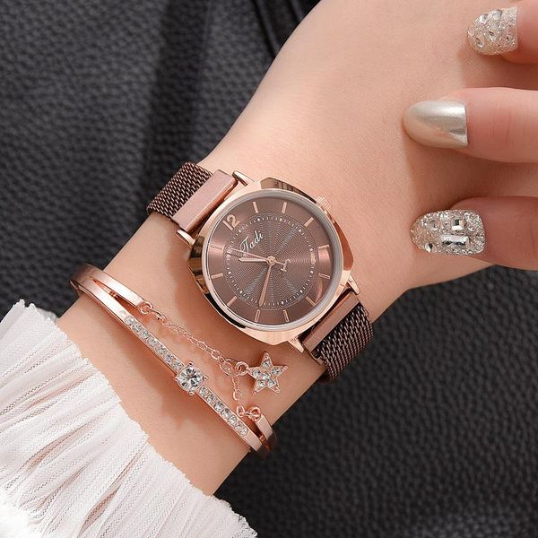 women lady quartz movement wrist watch round dial simple gift alloy strap bmf88 wristwatches, Slivery;brown
women lady quartz movement wrist watch round dial simple gift alloy strap bmf88 wristwatches, Slivery;brown