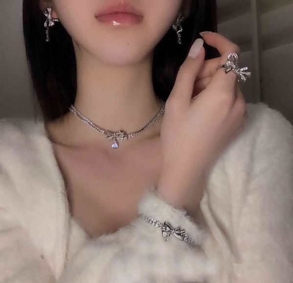 designer necklace luxury chain korea dongdamen fashion water drop inlaid diamond bowknot bracelet ring earring set net red temperament, Silver
designer necklace luxury chain korea dongdamen fashion water drop inlaid diamond bowknot bracelet ring earring set net red temperament, Silver