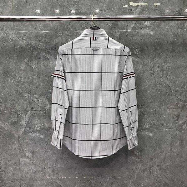 men's casual shirts 2021 fashion brand men slim long sleeve plaid shirt turn down collar oxford cotton striped clothing, White;black
men's casual shirts 2021 fashion brand men slim long sleeve plaid shirt turn down collar oxford cotton striped clothing, White;black