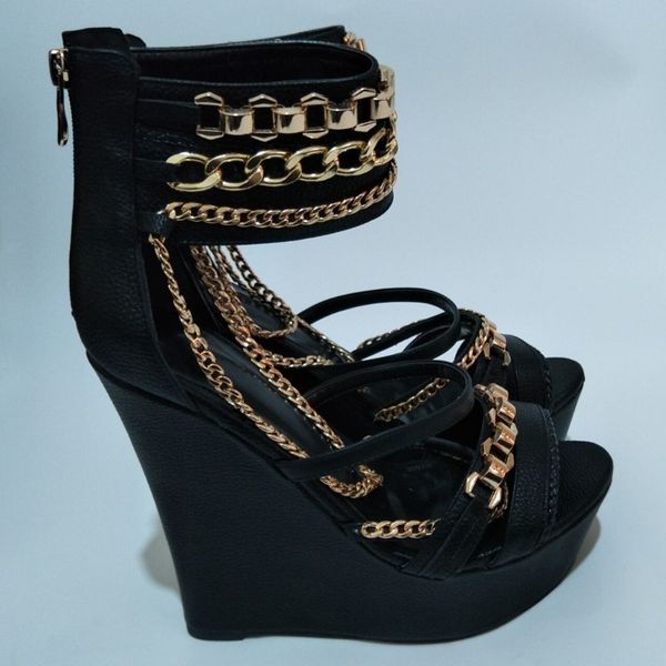 sandals shoes. elegant women's shoes, black leather, chain decoration, stiletto sandals, aggg
sandals shoes. elegant women's shoes, black leather, chain decoration, stiletto sandals, aggg