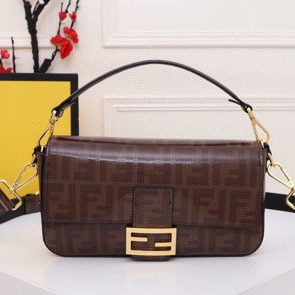 light luxury 2021 new bag women's fashion simple armpit retro leisure club bag versatile luxurys designers bagsysj 
light luxury 2021 new bag women's fashion simple armpit retro leisure club bag versatile luxurys designers bagsysj