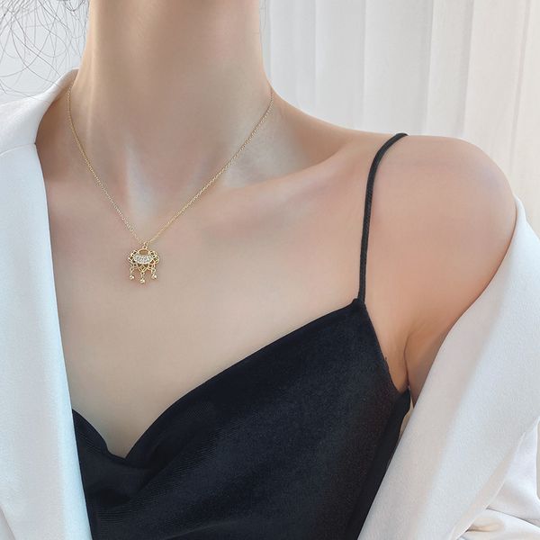 changmingsuo necklace female temperament of niche design feeling necklace collarbone new chain, Silver
changmingsuo necklace female temperament of niche design feeling necklace collarbone new chain, Silver