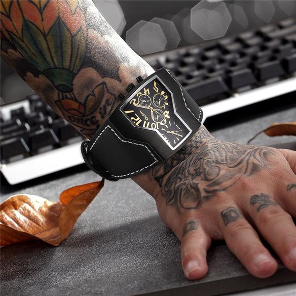 wristwatches oulm 1220 cool men's watches design dual time zone male quartz black brown sport leather strap wrist watch, Slivery;brown
wristwatches oulm 1220 cool men's watches design dual time zone male quartz black brown sport leather strap wrist watch, Slivery;brown