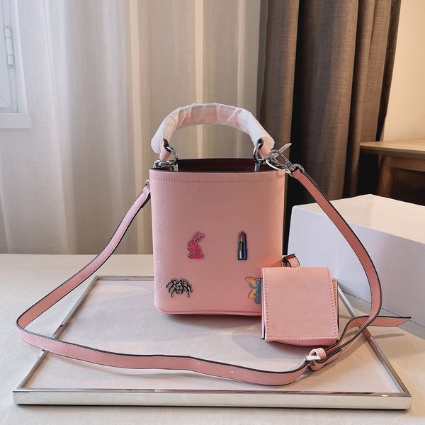 ladies pink leather cartoons drawstring totes fashion elegant cute waterproof portable shopping one-shoulder diagonal bag
ladies pink leather cartoons drawstring totes fashion elegant cute waterproof portable shopping one-shoulder diagonal bag