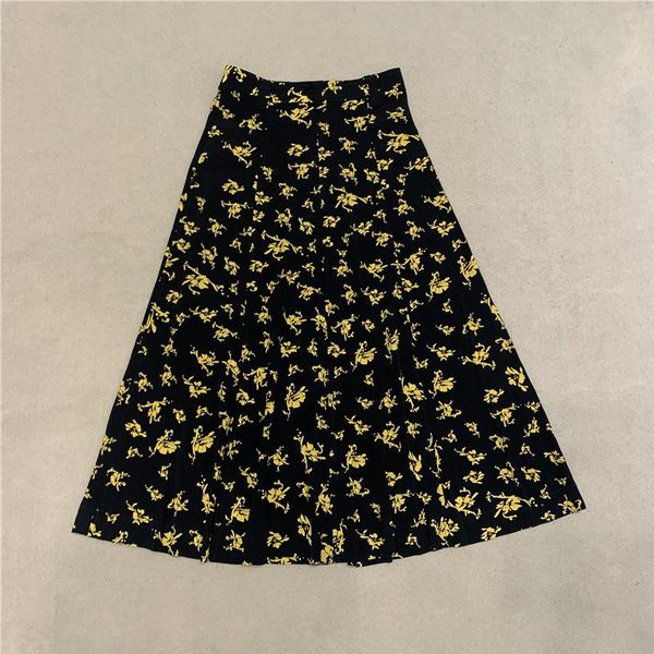 skirts woman black gold floral print a-line midi viscose skirt high waist front buttons fashion long
skirts woman black gold floral print a-line midi viscose skirt high waist front buttons fashion long