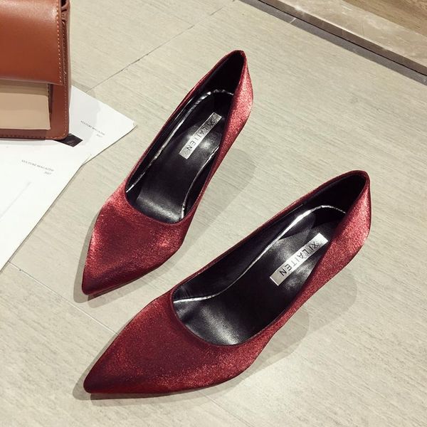 dress shoes high-heeled women's autumn and winter net red plus velvet fairy wild 2021 pointed students fine heel, Black
dress shoes high-heeled women's autumn and winter net red plus velvet fairy wild 2021 pointed students fine heel, Black
